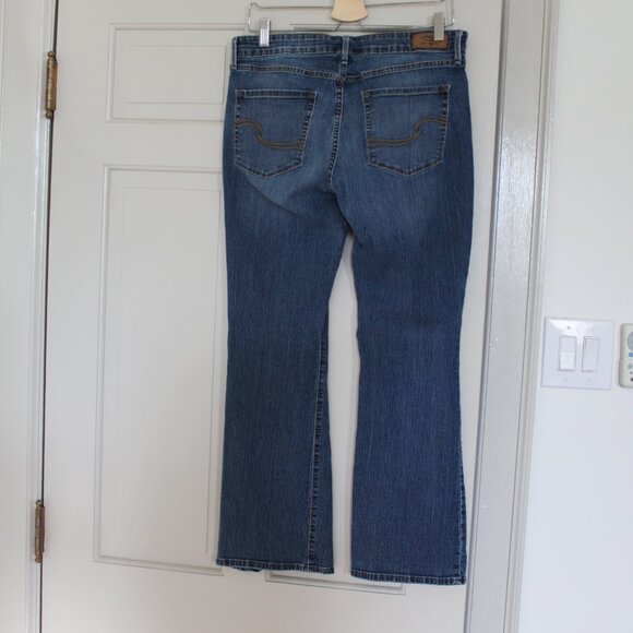 Signature by Levi Strauss Modern Boot Cut Jeans Size 12S - Picture 2 of 7
